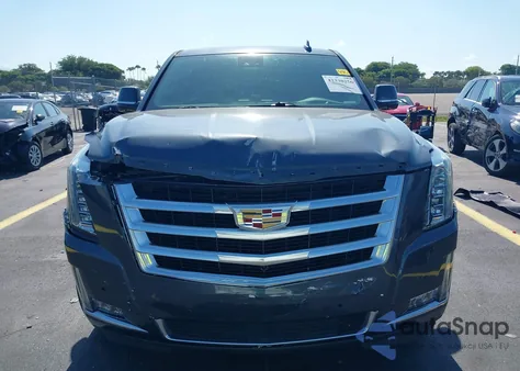 2019 Cadillac Escalade Premium Luxury z USA, uszkodzony, nr VIN 1GYS3CKJ5KR249877